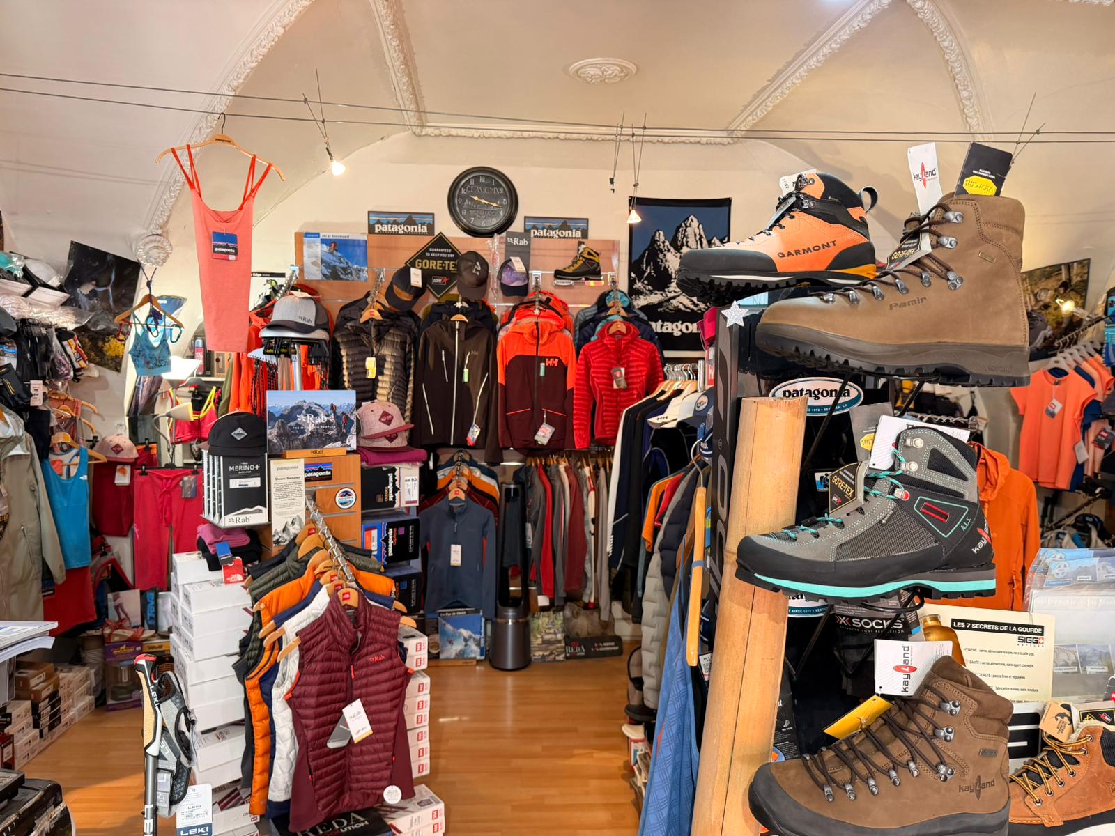 Rayon chaussures et textiles du magasin Aquaterra